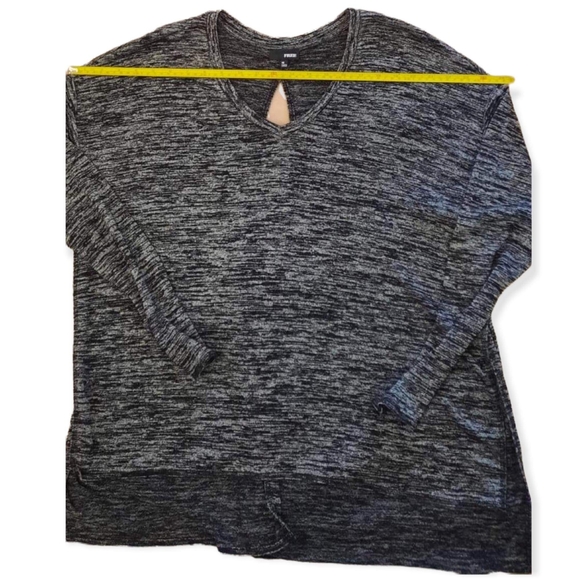 Aritzia Wilfred free, Size M, Color Grey. - Picture 4 of 9